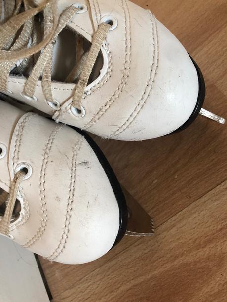 Bile zavazovaci brusle velikost 34, 34