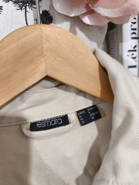 Krémový jarní kabátek s páskem s/m, abercrombie&fitch,s