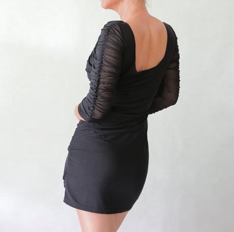 Řasené minišaty s průsvitnými rukávy cotton club v, l