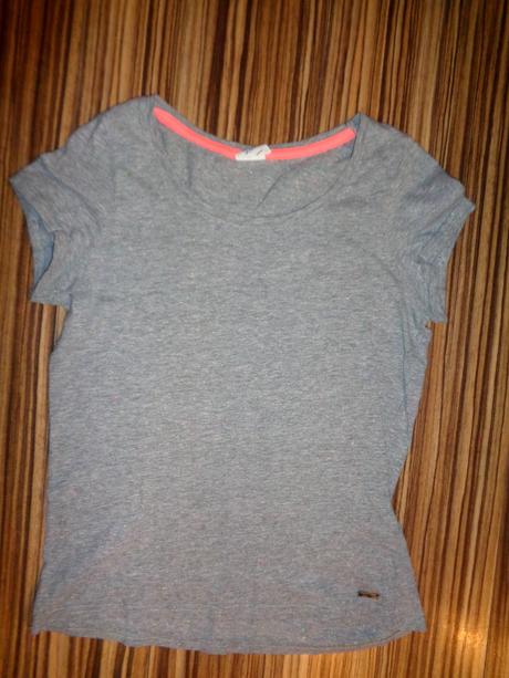 Pěkné šedé melírované tričko s barevnými puntíky, vero moda,158