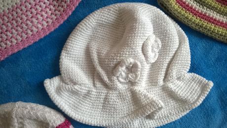 12 x háčkovaná čepička / čepice 50kč/ks, 86