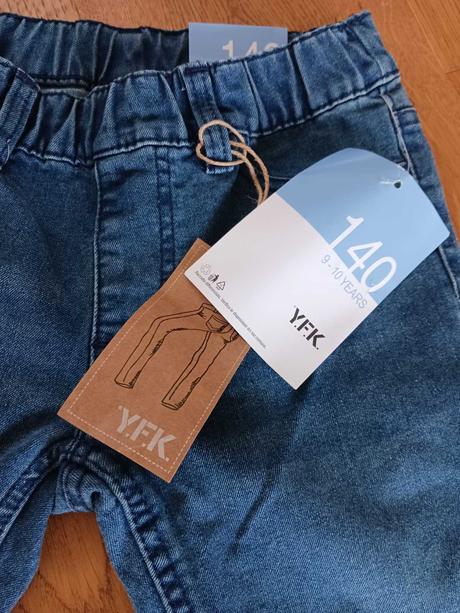 Nové kalhoty č 140, 140