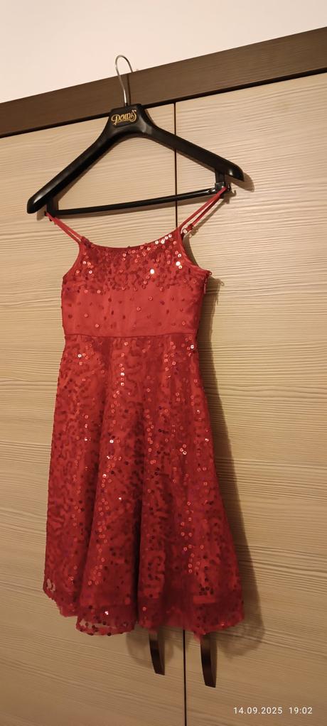Dívčí šaty s flitry, marks & spencer,140