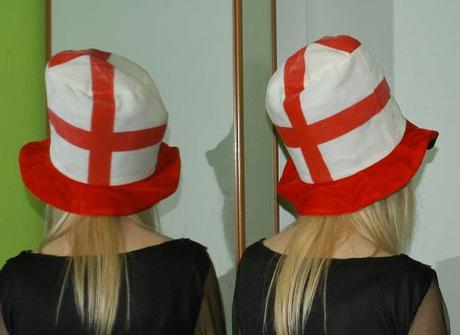 Karnevalový velký měkce vystužený klobouk,