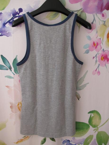 Bavlněný šedý žebrovaný nátělník, 140