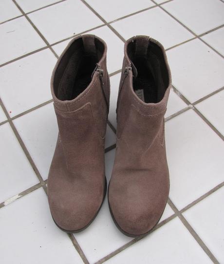 Hnědé kotníkové boty, 40