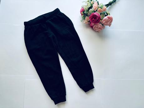 Tepláky černé - v.cca 2/3 roky, 98