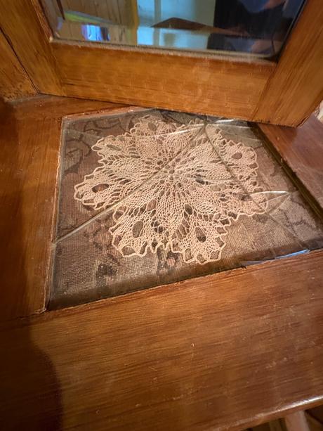 Toaletni stolek a zrcadlo/2nocni stolky 50-60leta,