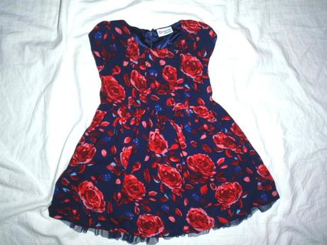 Luxusní květované modročervené šaty, 98