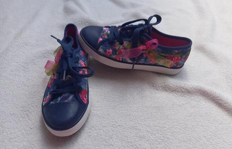 Nové boty - tenisky zn. funky girls, humanic,33