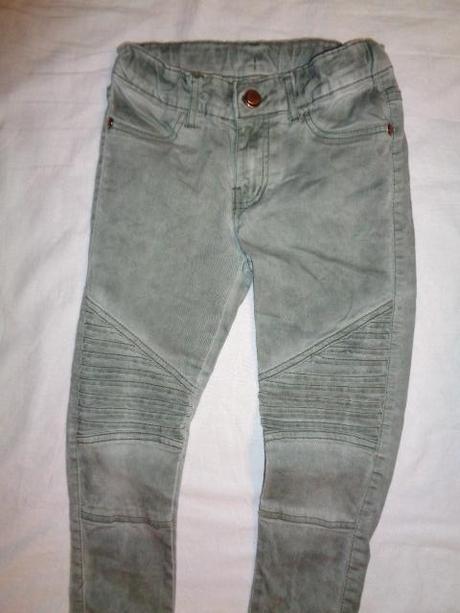 Luxusní zelenošedé mapované prošívané skinny, 140