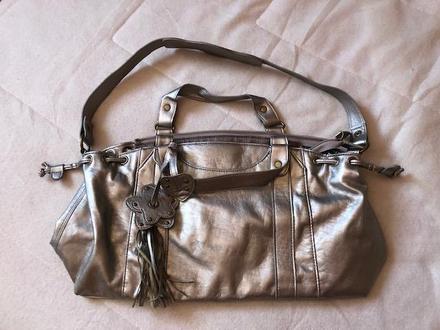 Stribrna taska pres rameno, 