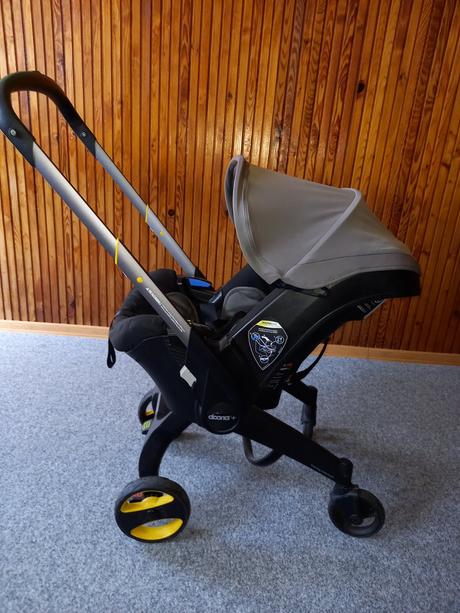 Autosedačka doona s integrovaným podvozkem 2v1, 