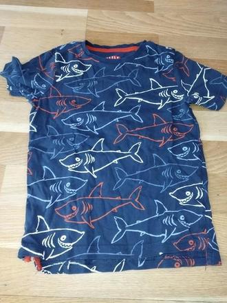 Tričko se žraloky 110 tu, tu,110