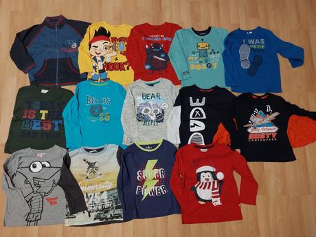 Balíček oblečení - trika, mikina, vel. 110, 104–116