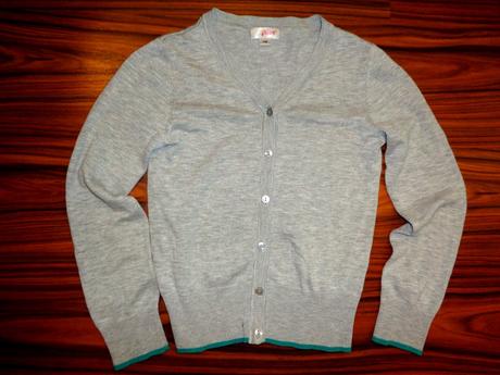 Krásný šedý elegentní propínací svetr, alive,140