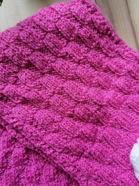 Šála s květy, 104