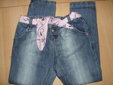 Džínsy se šátkovým páskem, dopodopo,116