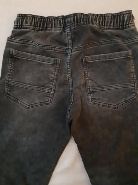 Chlapecké džíny vel. 146, f&f,146