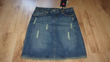 Nová sukně vel. 36, včetně visačky, 36