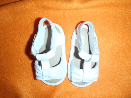 Bílé sváteční capáčky pro nejmenší - vel. 16, <17