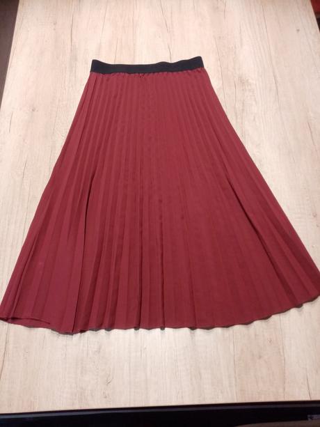 Vínová plisovaná sukně vel. s/m, s