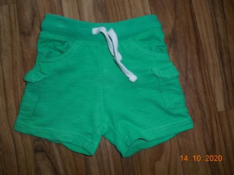 Zelené kraťasy, pepco,74