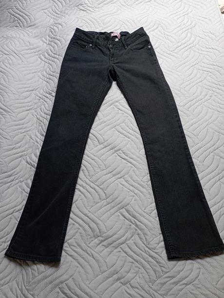 Černé dívčí rifle, 158