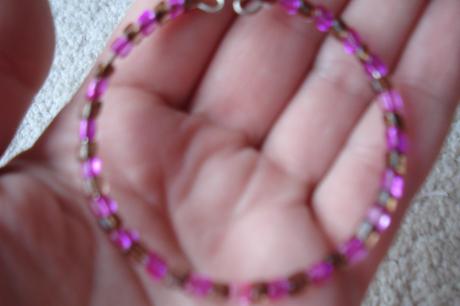 Náramek z korálků,