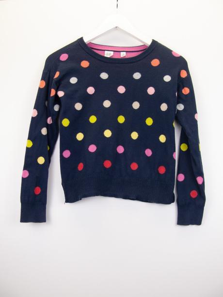Svetr s puntíky, gap,140