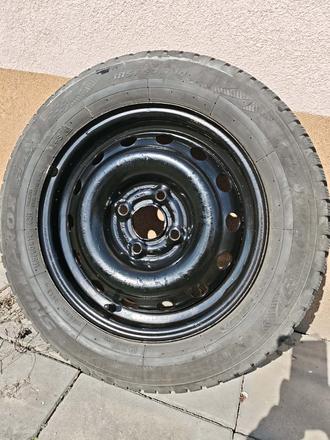 Sada 4 ocelových disků včetně 4 zimních pneumatik, 