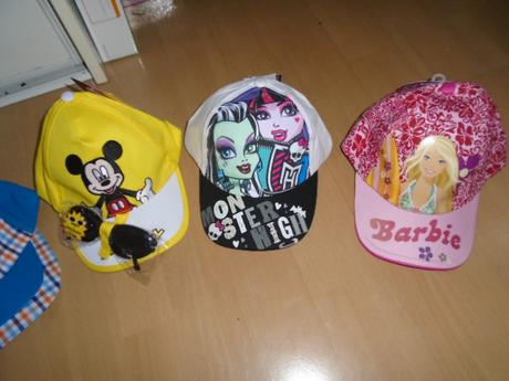 Kšiltovka 7-10l v. 54 barbie  planes monster, disney,122 / 128 / 134 / 140