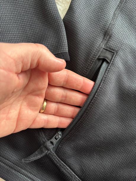 K3/ mikina silná - v.9/10 let, 140