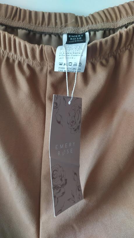 Kraťasy zn. emery rose vel.42, 42