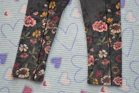 Zara pevné legíny, džegíny s kytkama, zara,104