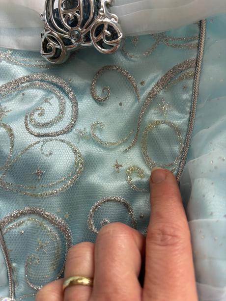 An11/ kostým delux popelka - v.104 zn. disney, 