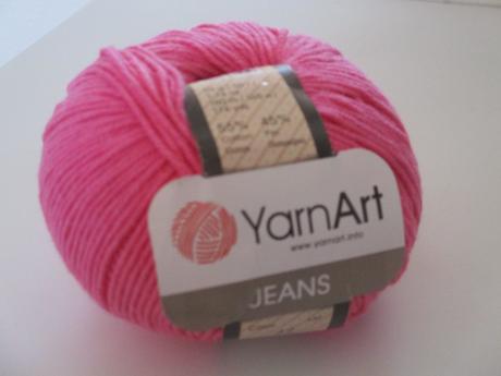 Klubíčka příze různých značek, 