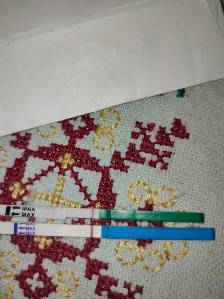 Pozitivní těhotenský test. Vidíte slabého ducha?