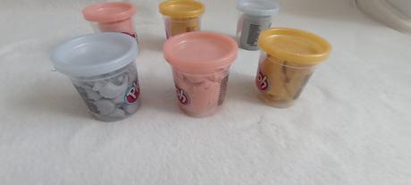 Modelína play-doh metalická sada (6 kelímků),