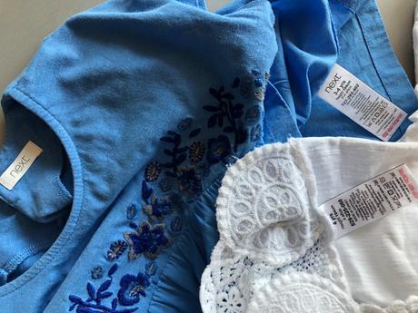 2halenky next bílá modrá krajka květy 104cm 3-4rok, next,104