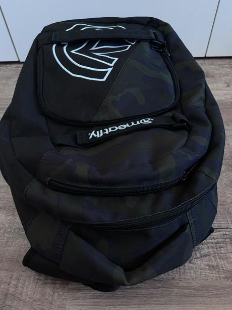 Školní batoh meatfly maskáč, 24 l, 