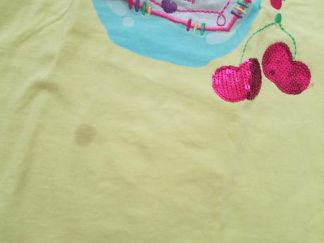Žluté tričko s třešínkami, 104