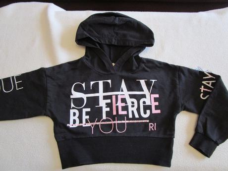 Kratší černá bavl. mikina s kapucí, river island,128