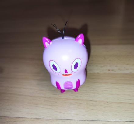 Cheeki mees žvatlalka rebelka becky, 