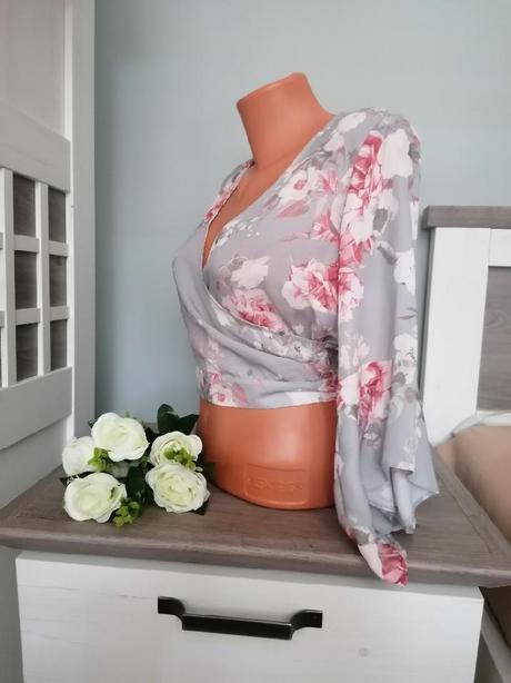 Halenka s úvazem, new look,38