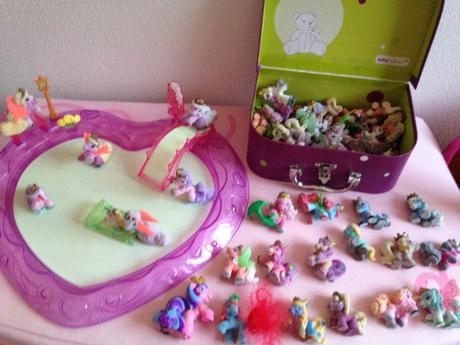 Filly konicci a kluziste s doplnky, 