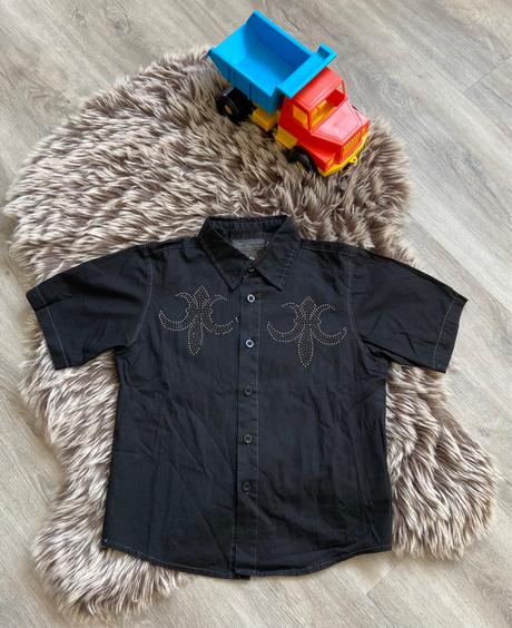 Černá chlapecká společenská košile, 134