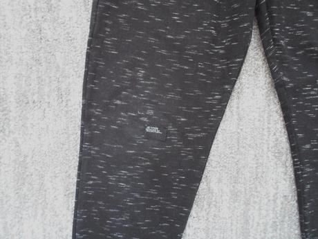 Černé tepláky, 134