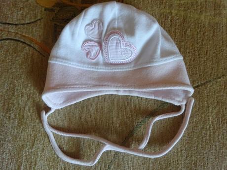 Čepička se srdíčky, vel. 0-3m, japitex,56