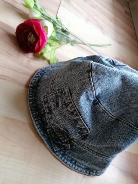 Džínový klobouk, next,128